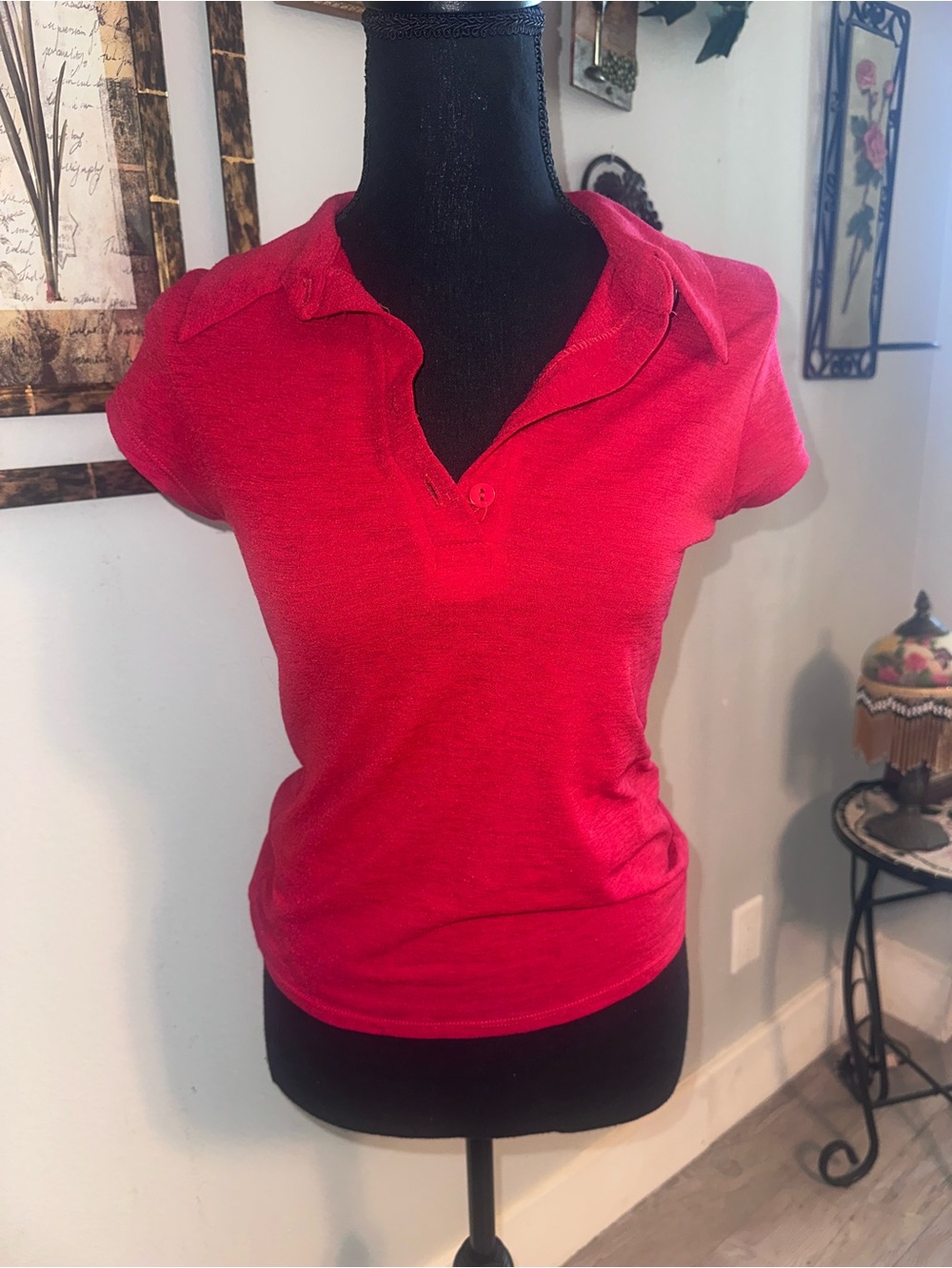 Vintage Y2K Poetry Solid Red Short Sleeve Polo Shirt with buttons, Size S